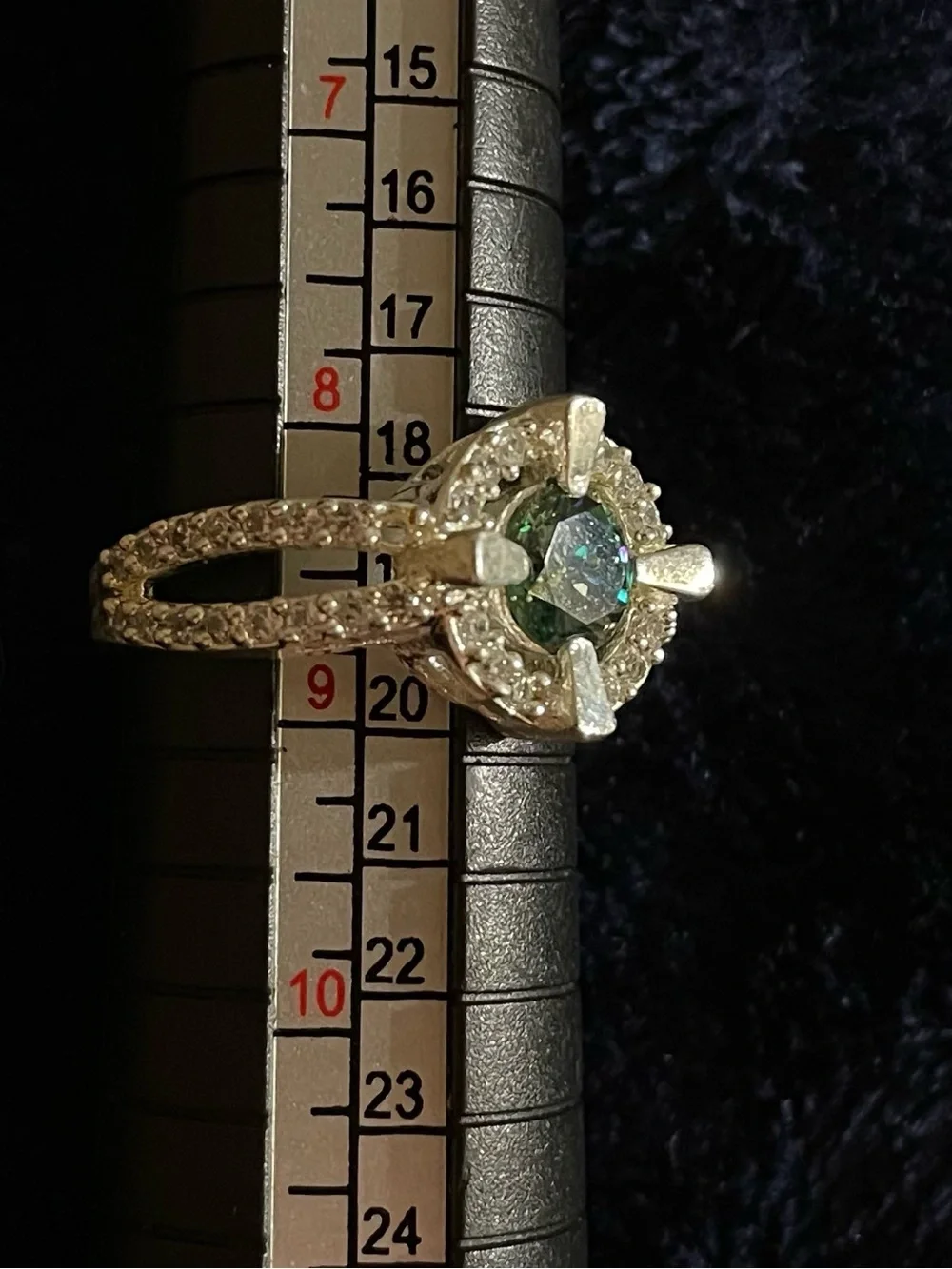Unique Design Certified 2.58 Carat Green Diamond Ring